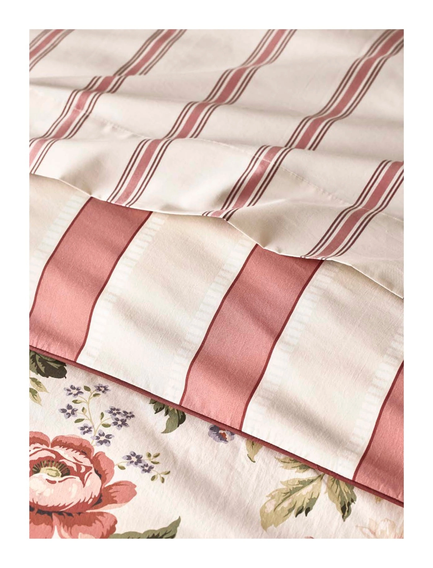 Williams Sonoma Home flyer page 25